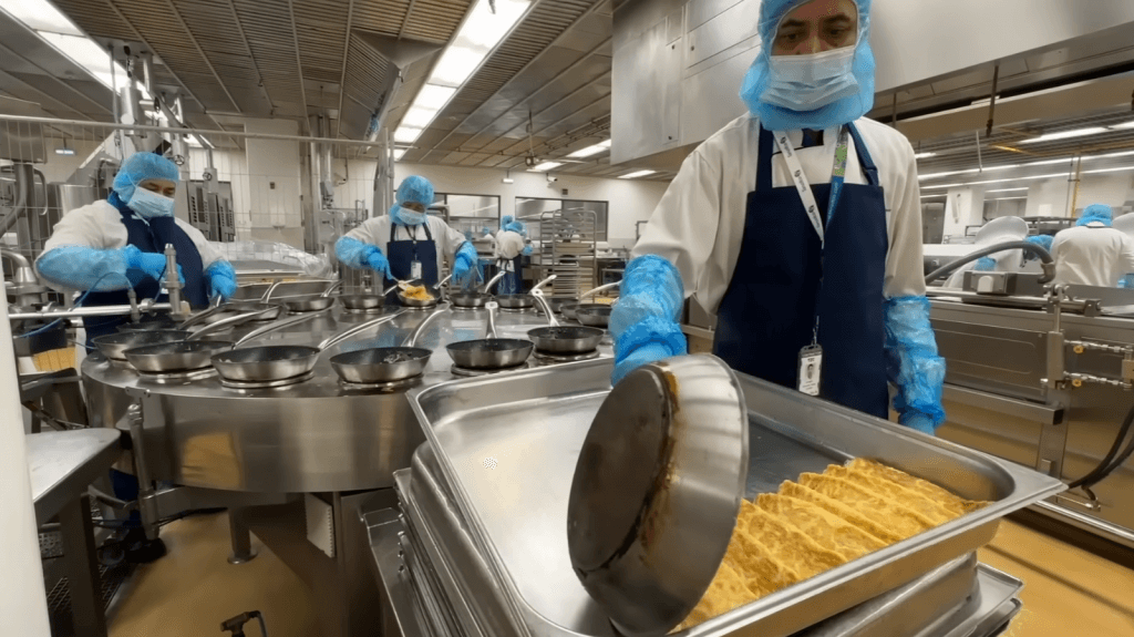 Image from Inside Qatar Airways by Sam Chui