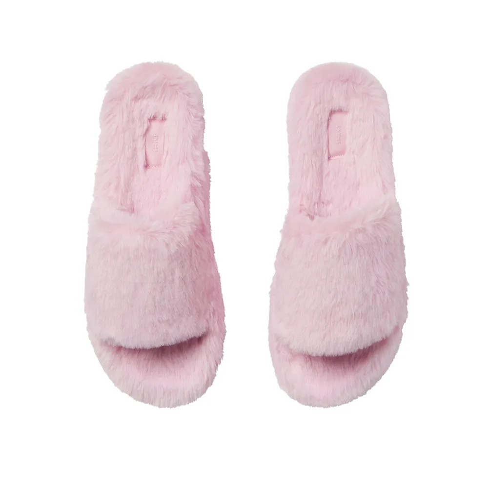 Rosé Stars Skims Valentine Campaign